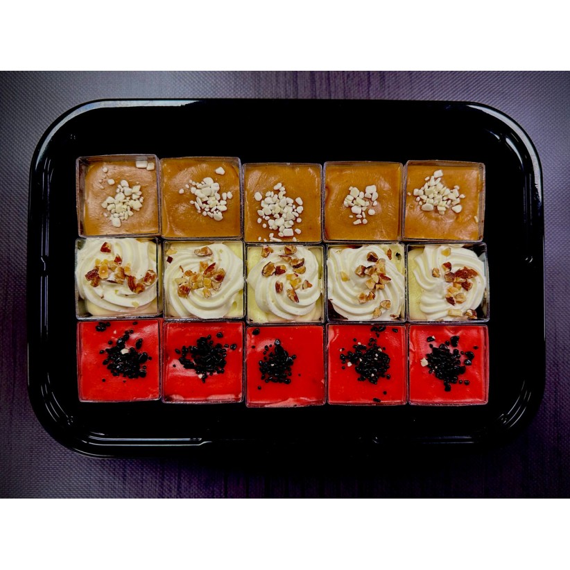Πιατέλα catering 20 τμχ σφηνάκια μικρά γλυκά κεράσματος