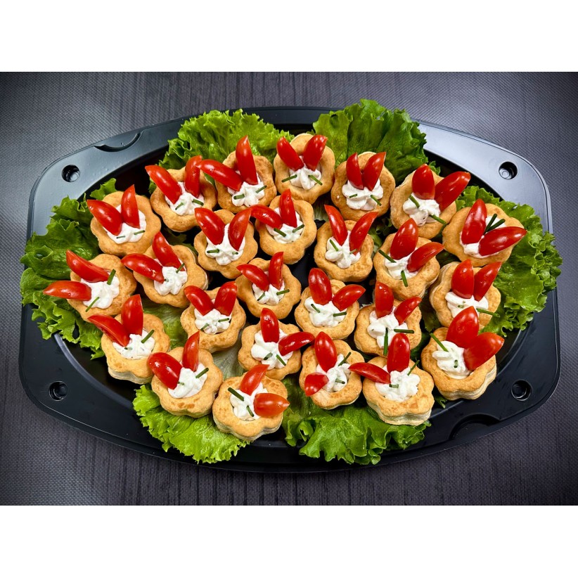 Πιατέλα 20 τμχ καναπεδάκια vol-au-ved μούς τυριών με ντοματίνι και σχοινόπρασο