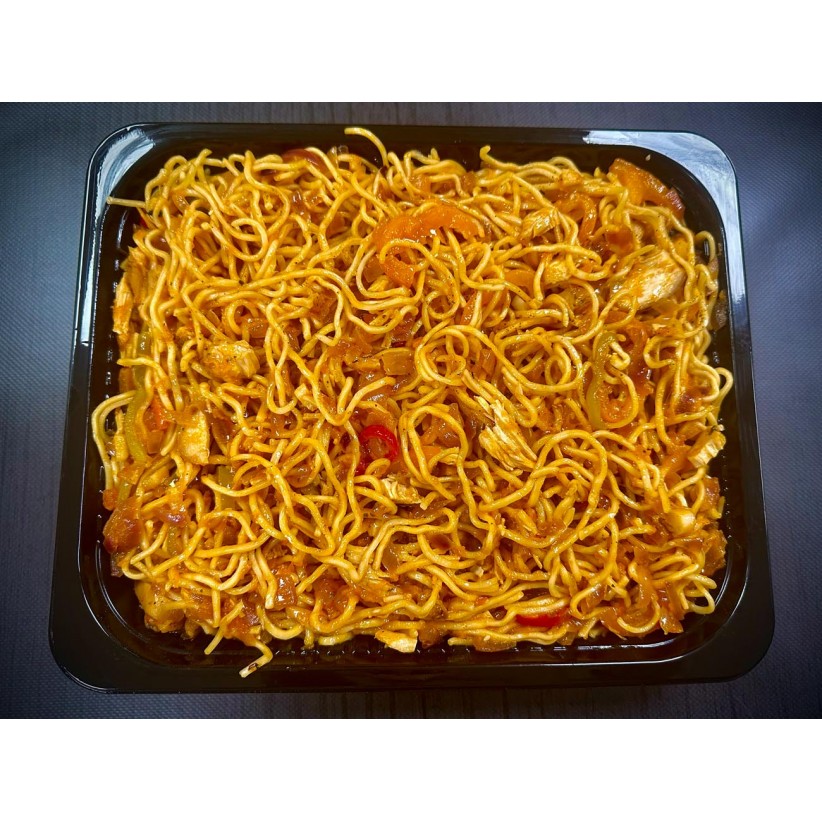 Noodles με κοτόπουλο και λαχανικά για 10 άτομα