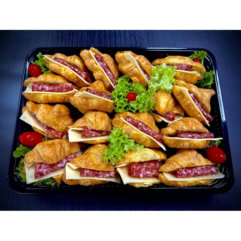 Πιατέλα 15 τμχ μικρά κρουασάν σαλάμι Θάσου, γκούντα, απαλή σως μουστάρδας  
