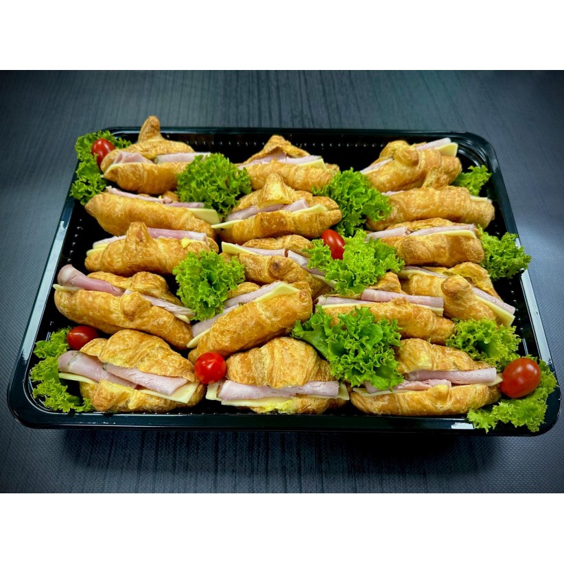 Πιατέλα 15 τμχ μικρά κρουασάν Fouantré ψητό χοιρινό, γκούντα, απαλή σως μουστάρδας  